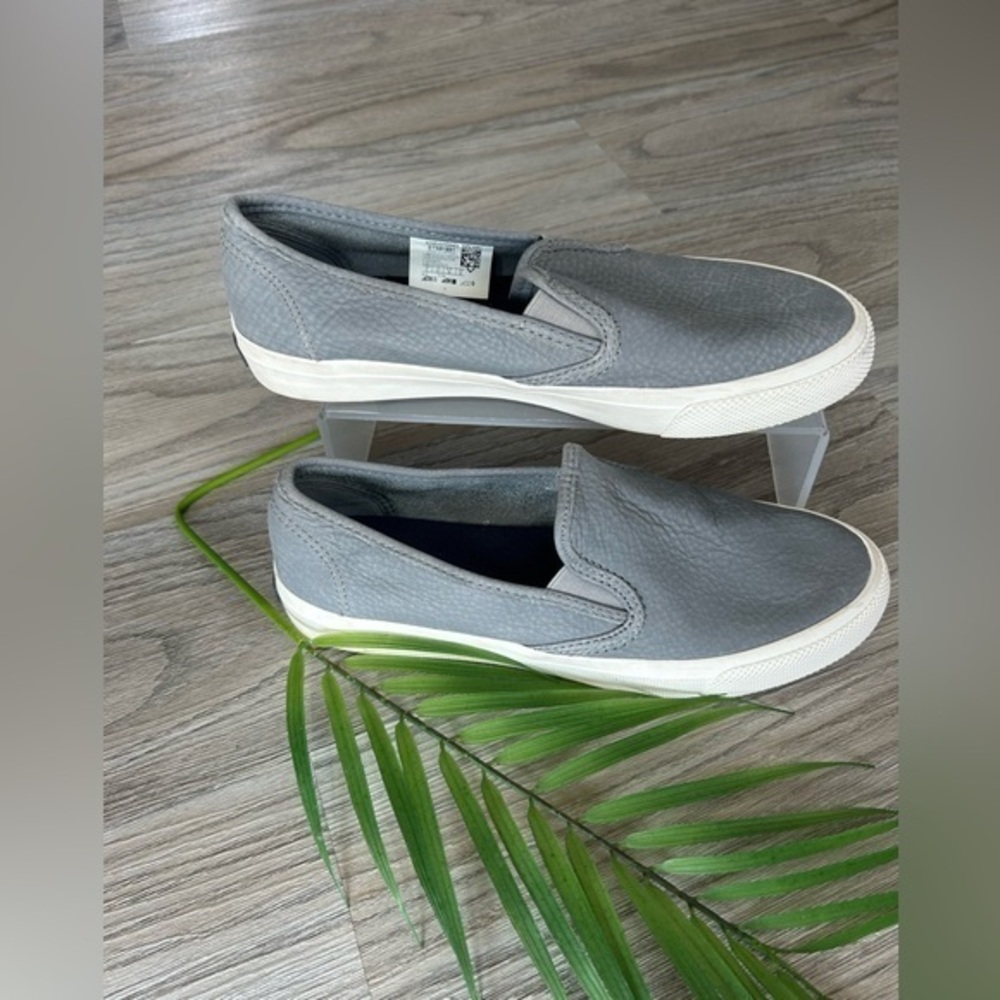 ✨Like New - worn 1x Sperry Gray Slip-On Sneakers
